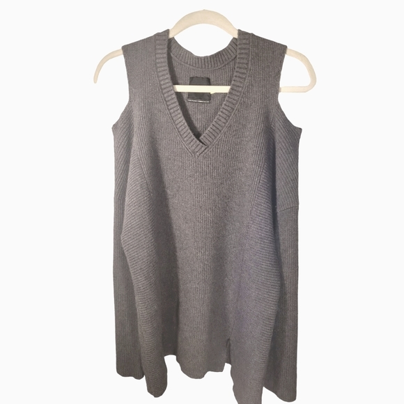 Lysse Sweater Super Soft Open Shoulder Sweater V-neck Medium Excellent ✔️ - Picture 3 of 7